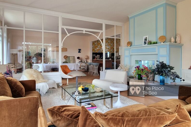 Villa balnéaire esprit début XXe joliment décorée avec jardin et piscine 