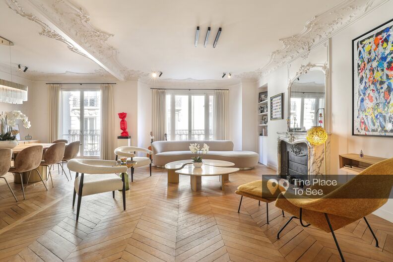 Appartement haussmannien avec une belle réception
