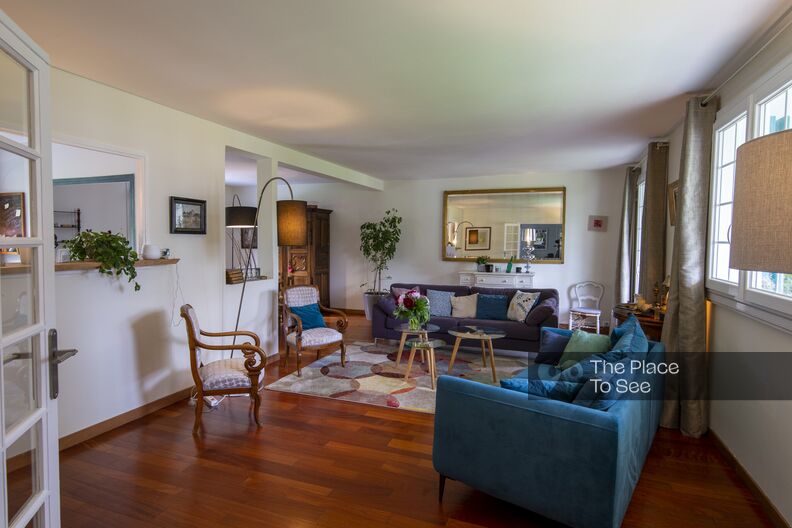 American-style house with simple and elegant décor