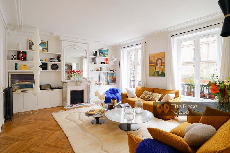 Appartement haussmanien avec une décoration contemporaine