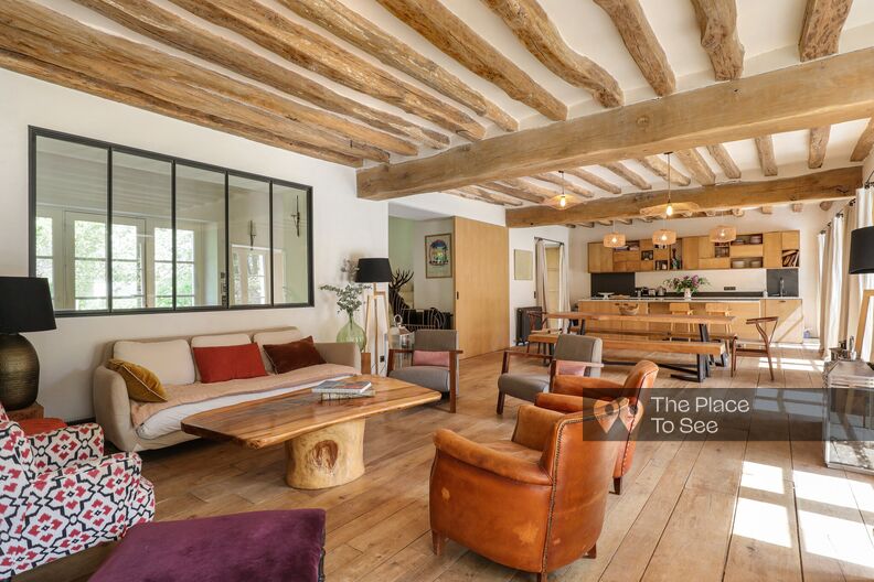 Renovated countryside house with elegant & cosy decor 