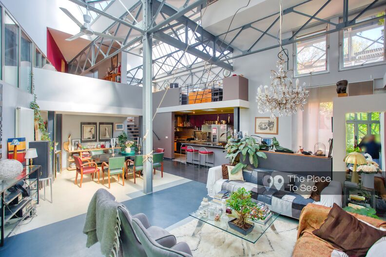 Loft coloré aux tons pastels