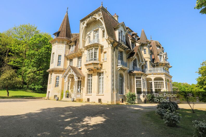 Early 20th-century château with landscaped garden and antique-style temple