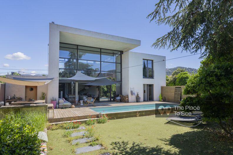 Maison d'inspiration californienne avec piscine