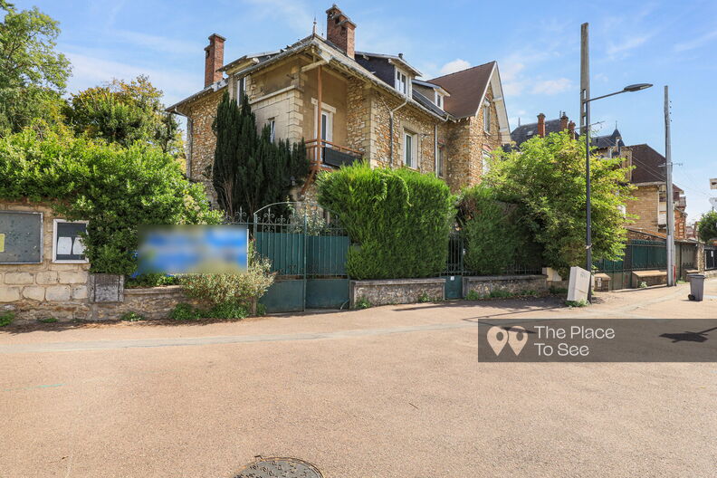 Pavillon début XIXe avec une salle de classe en annexe