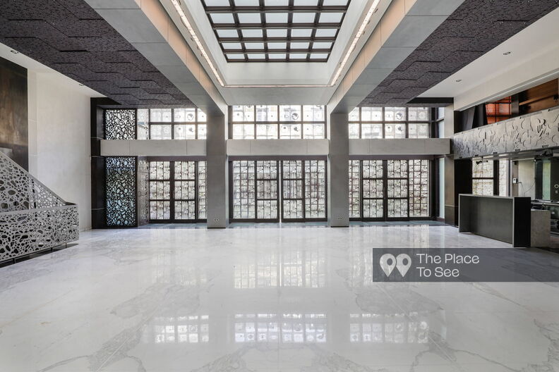 Exceptional 1,200 sqm vacant private mansion in the heart of Paris